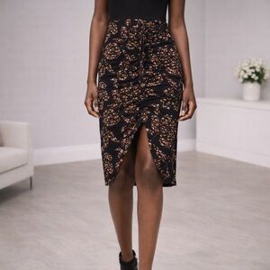 WHBM PETITE Matte Jersey Ruched Pencil Skirt – Lined, Knee Length